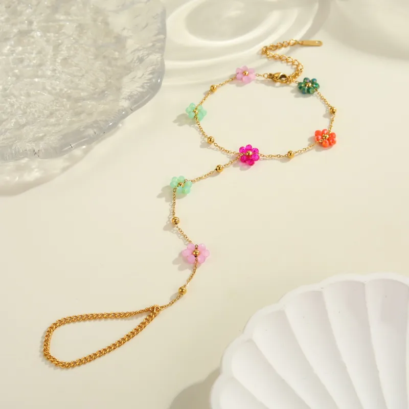 Flower Handchain