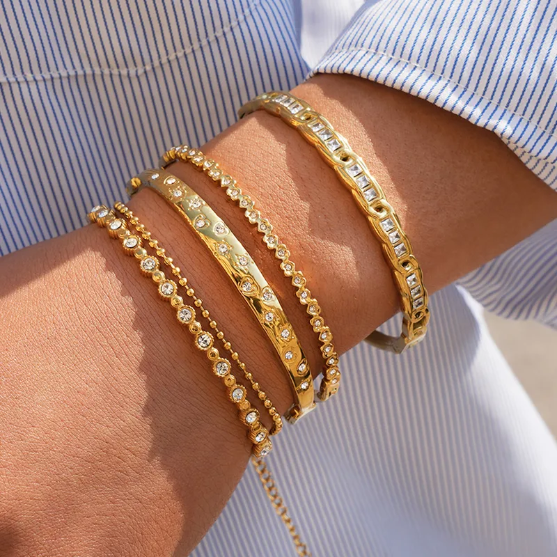 Nora Bangle