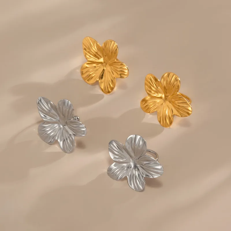Flower Earcuff