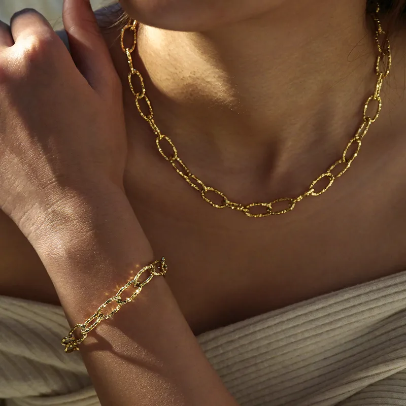 Lía Necklace