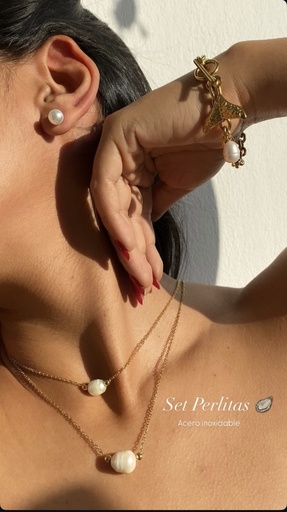 Pearl Set Necklace and Studs